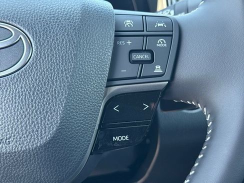New 2026 Toyota Camry Hybrid FWD image 24