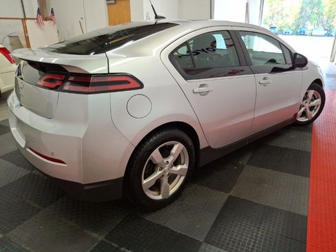 Used 2014 Chevrolet Volt w/ Enhanced Safety Package 2 image 9