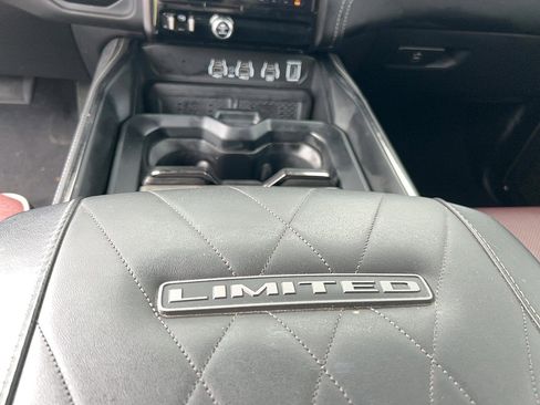 Used 2025 RAM 3500 Limited AWD/4WD image 25