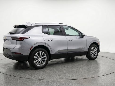 Used 2025 Chevrolet Equinox LT image 9