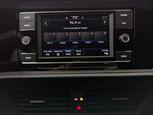 Used 2024 Volkswagen Jetta Sport image 28