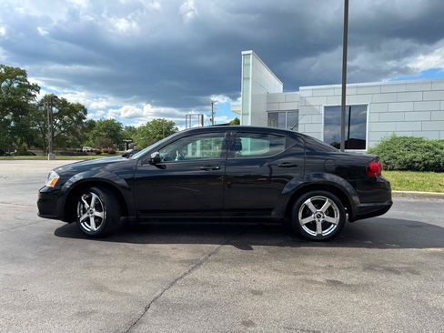 Used 2011 Dodge Avenger Lux FWD image 4