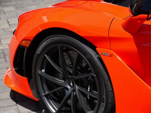 Used 2024 McLaren 750S Spider RWD image 22