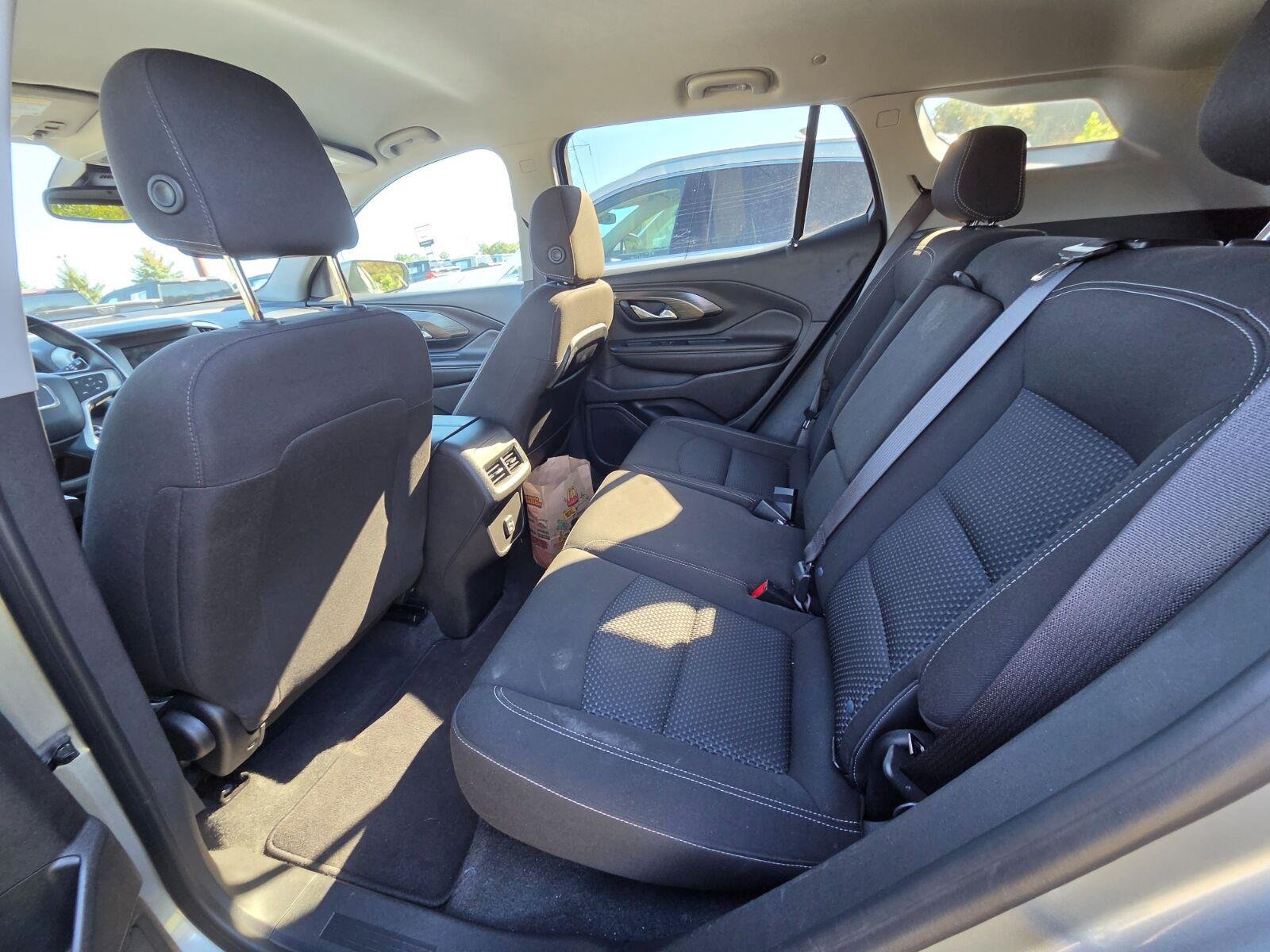 Used 2024 GMC Terrain SLE AWD/4WD image 9