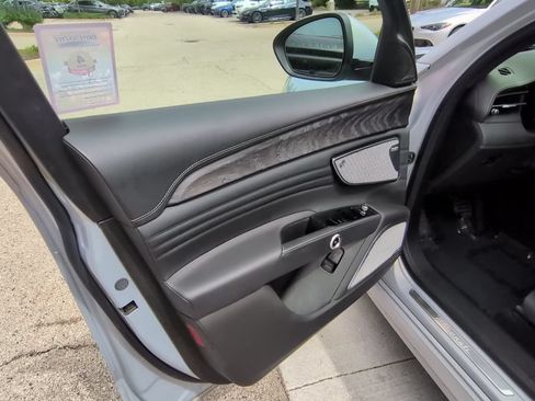 Used 2023 Maserati Grecale Modena AWD/4WD image 9