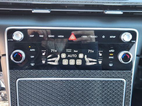 Used 2025 Genesis GV80 3.5T e-SC image 22