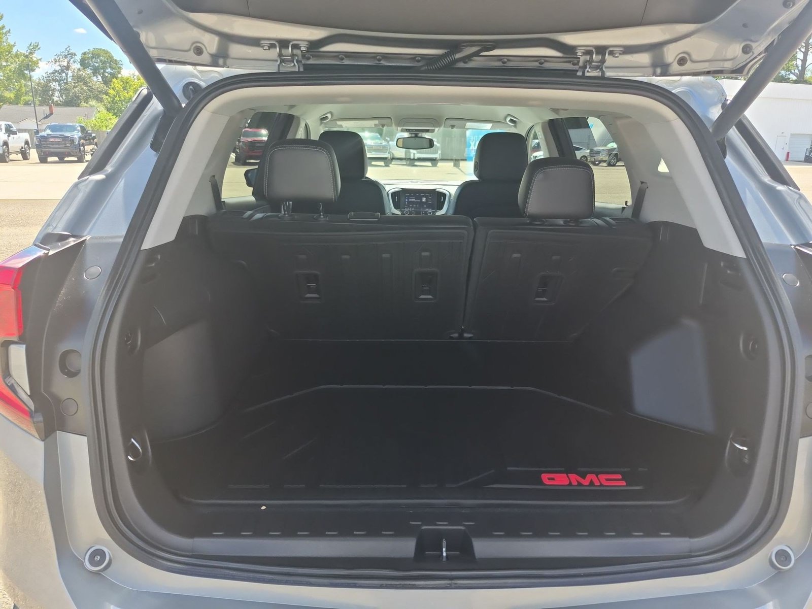 Certified 2024 GMC Terrain SLT AWD/4WD image 24