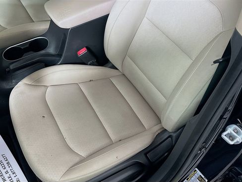 Used 2017 Hyundai Elantra SE image 17