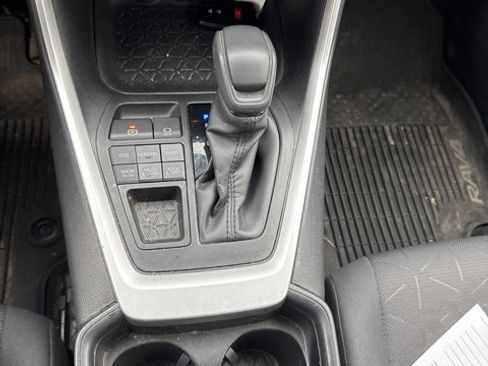 Used 2019 Toyota RAV4 XLE image 11