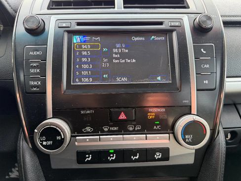 Used 2012 Toyota Camry SE image 18