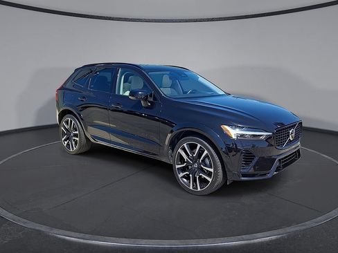 Used 2023 Volvo XC60 T8 Ultimate w/ Climate Package AWD/4WD image 5