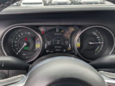 Used 2021 Jeep Wrangler Unlimited Sahara w/ Cold Weather Group AWD/4WD image 21