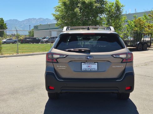 Used 2023 Subaru Outback Premium AWD/4WD image 4
