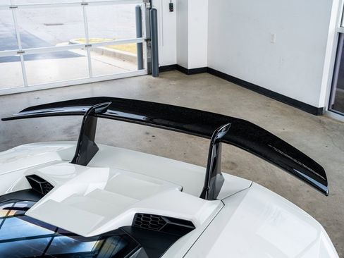 Used 2018 Lamborghini Huracan Performante image 26