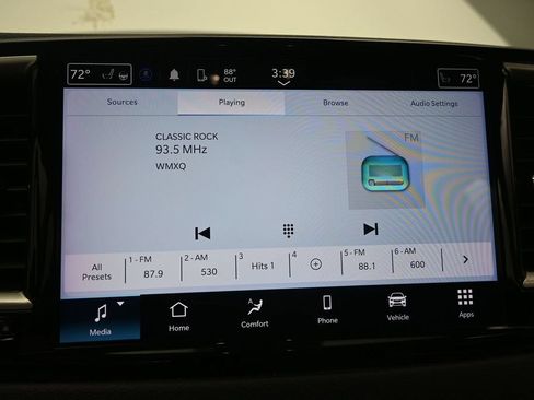 Used 2024 Chrysler Pacifica Touring-L FWD image 23