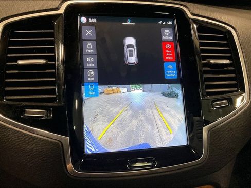 Certified 2023 Volvo XC90 B6 Plus w/ Protection Package Premier AWD/4WD image 14
