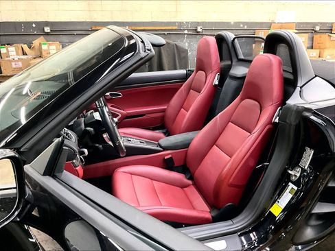 Used 2024 Porsche 718 Boxster RWD image 28