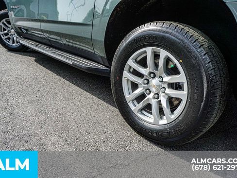 Used 2024 Chevrolet Suburban LT image 16