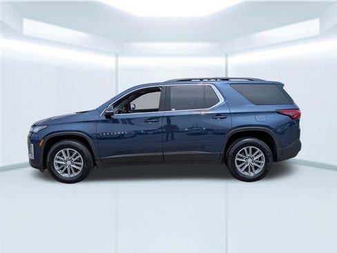 Used 2023 Chevrolet Traverse LT FWD image 2