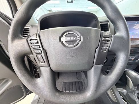 Used 2022 Nissan Frontier SV AWD/4WD image 29
