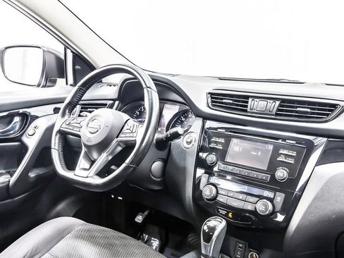 Used 2018 Nissan Rogue Sport SV w/ SV All-Weather Package FWD image 19