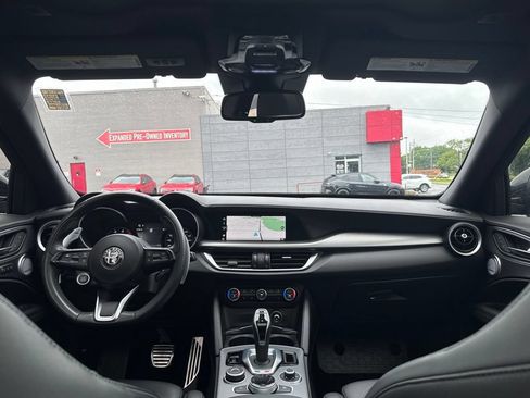 Used 2023 Alfa Romeo Stelvio Veloce AWD/4WD image 34