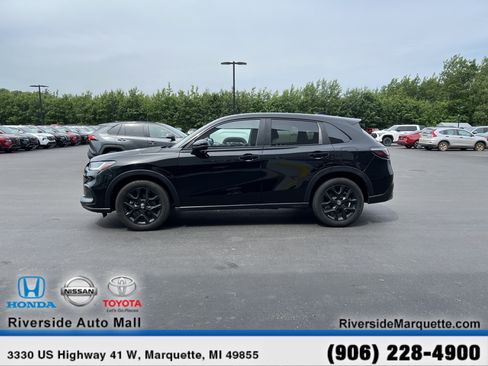 Used 2025 Honda HR-V Sport image 4