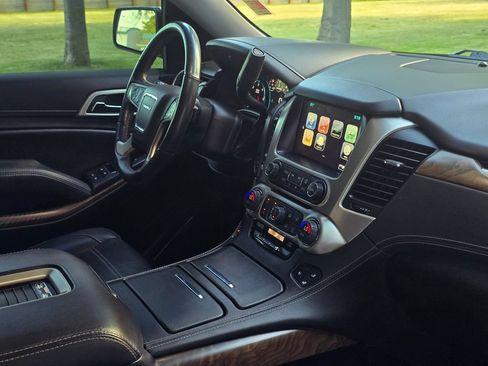 Used 2019 GMC Yukon Denali w/ Denali Ultimate Package AWD/4WD image 18