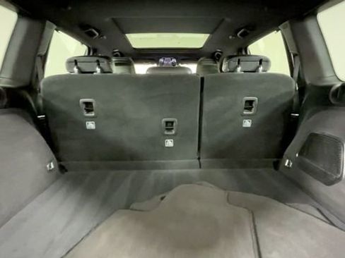 Used 2023 Jeep Grand Cherokee Overland w/ Luxury Tech Group IV AWD/4WD image 12