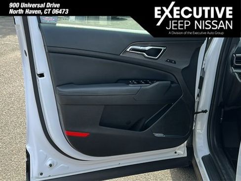 Used 2023 Kia Sportage SX image 9