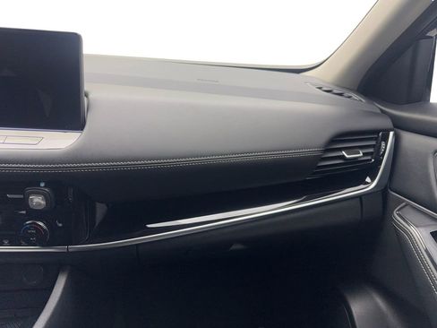 Used 2024 Nissan Rogue SL image 58