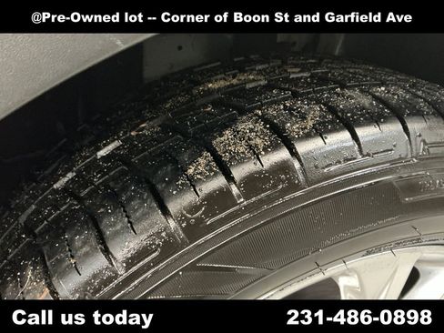 Used 2019 Ford Escape SE image 12