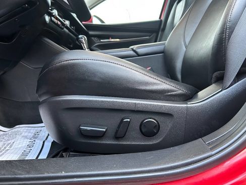 Used 2022 MAZDA MAZDA3 s image 9