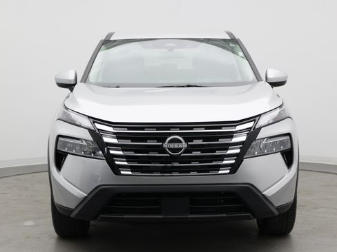 Used 2025 Nissan Rogue SV AWD/4WD image 2