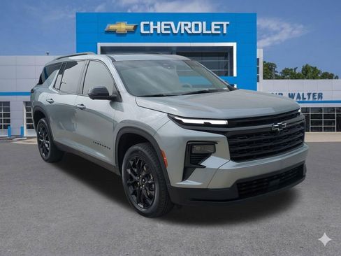 Used 2024 Chevrolet Traverse LT w/ Midnight/Sport Edition FWD image 8