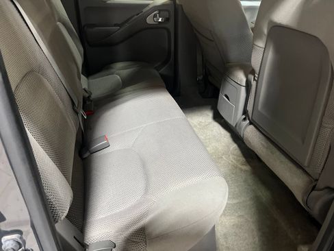 Used 2013 Nissan Frontier SV AWD/4WD image 16
