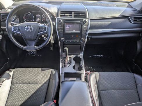 Used 2017 Toyota Camry SE image 11