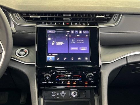 New 2025 Jeep Grand Cherokee L Laredo w/ Luxury Tech Group I image 16