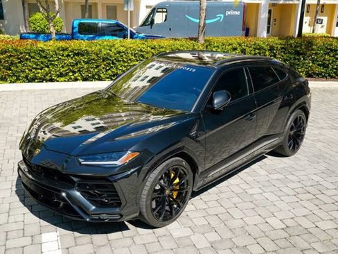 Used 2022 Lamborghini Urus image 11