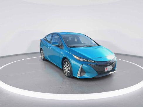 Certified 2021 Toyota Prius Prime LE FWD image 2