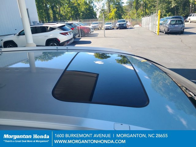 Used 2018 Honda CR-V Touring image 9