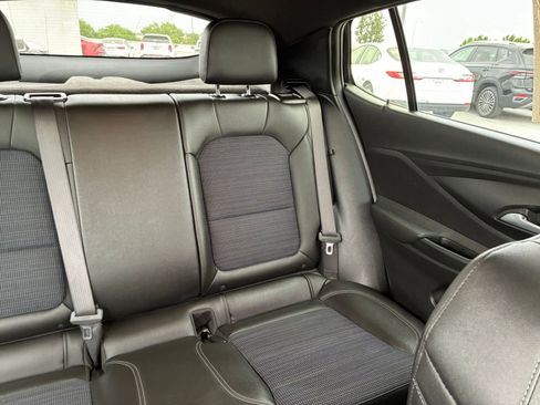 Used 2025 Buick Envista Preferred FWD image 36