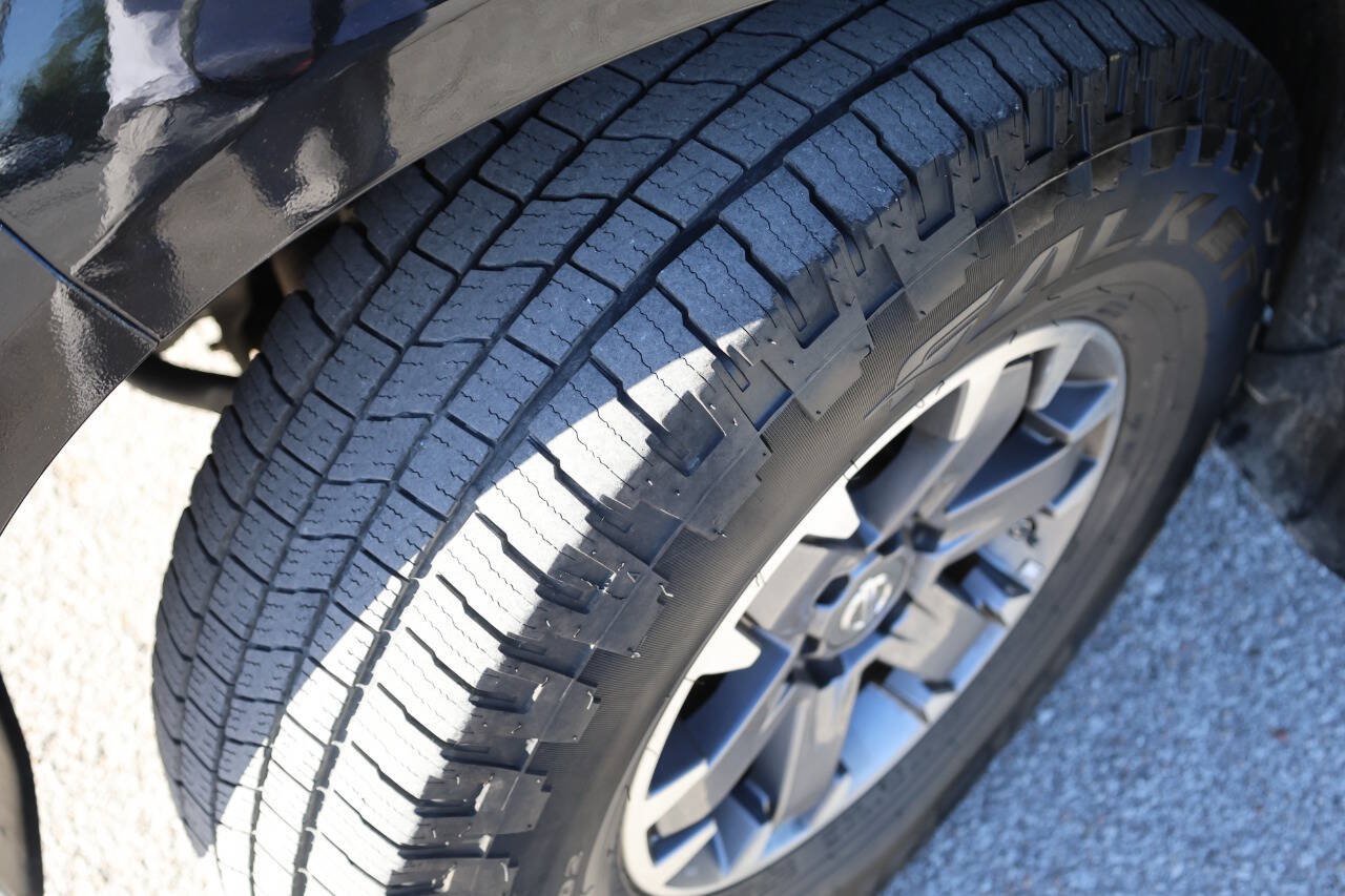 Used 2018 Nissan Frontier PRO-4X AWD/4WD image 25