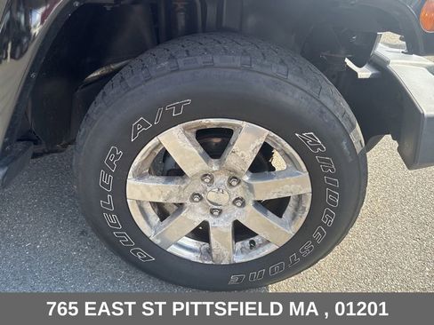 Used 2017 Jeep Wrangler Unlimited Sahara w/ Max Tow Package AWD/4WD image 26