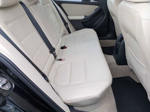 Used 2013 Volkswagen Jetta SE image 18