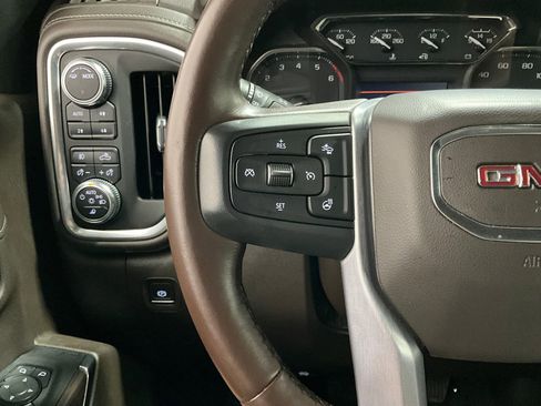 Used 2022 GMC Sierra 1500 SLT w/ SLT Premium Plus Package AWD/4WD image 17