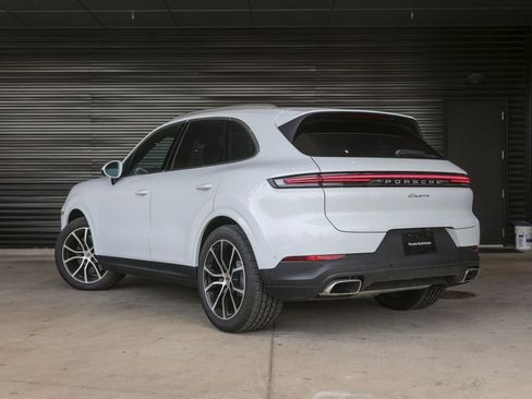 New 2025 Porsche Cayenne image 3