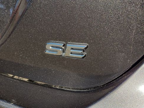 Used 2024 Toyota Camry SE image 8