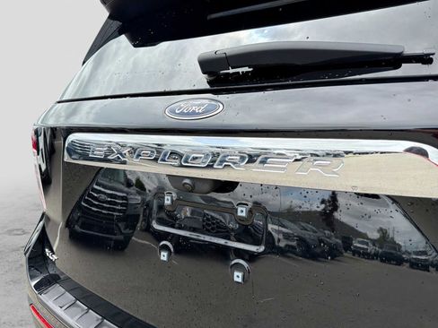 Certified 2024 Ford Explorer XLT w/ Equipment Group 202A AWD/4WD image 9