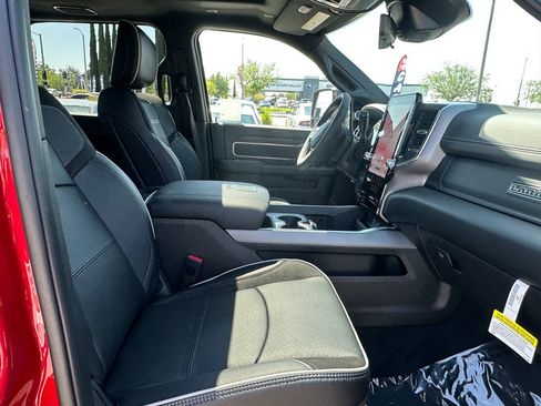 New 2026 RAM 2500 Laramie AWD/4WD image 15